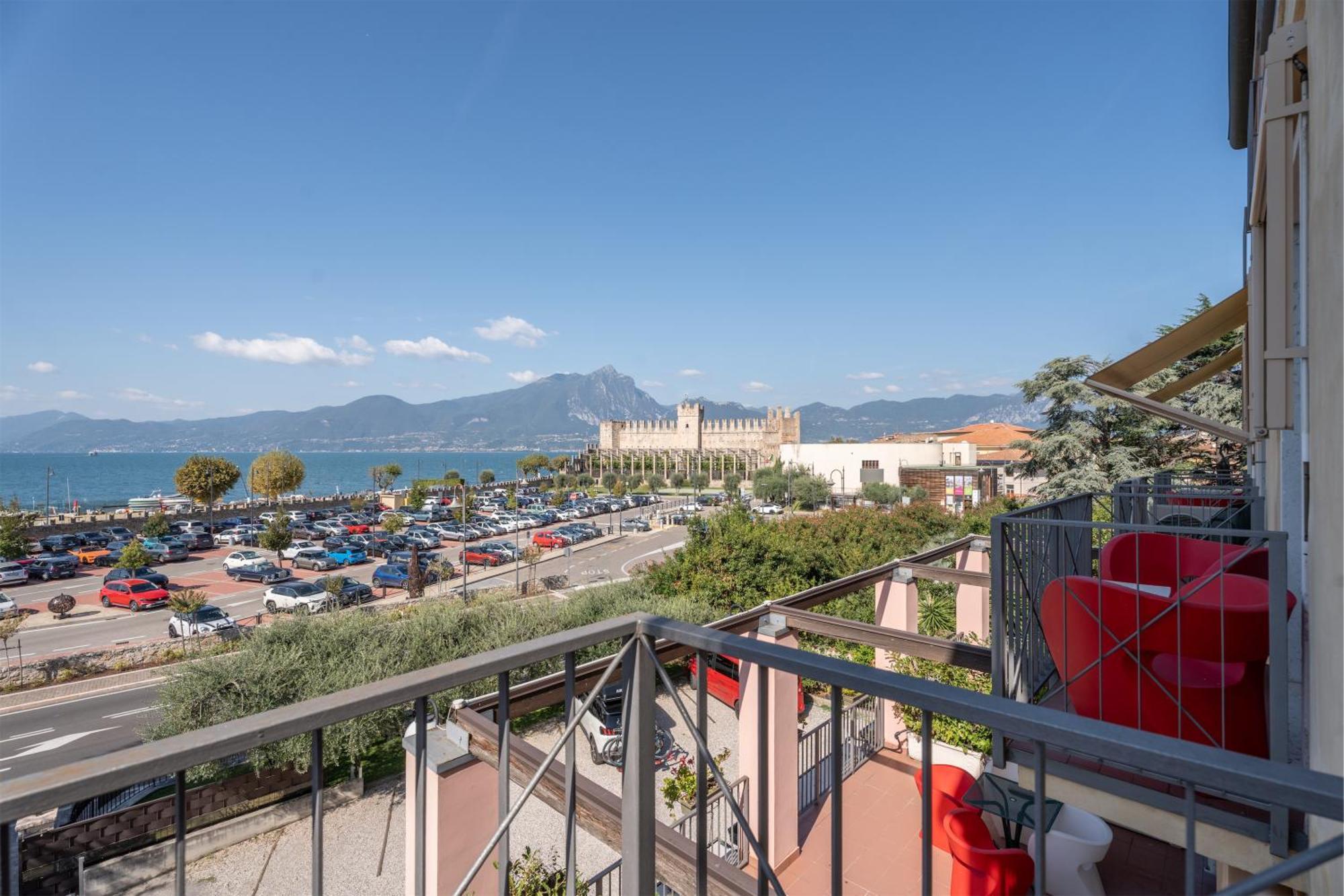 Hotel Al Castello Torri Del Benaco Kültér fotó