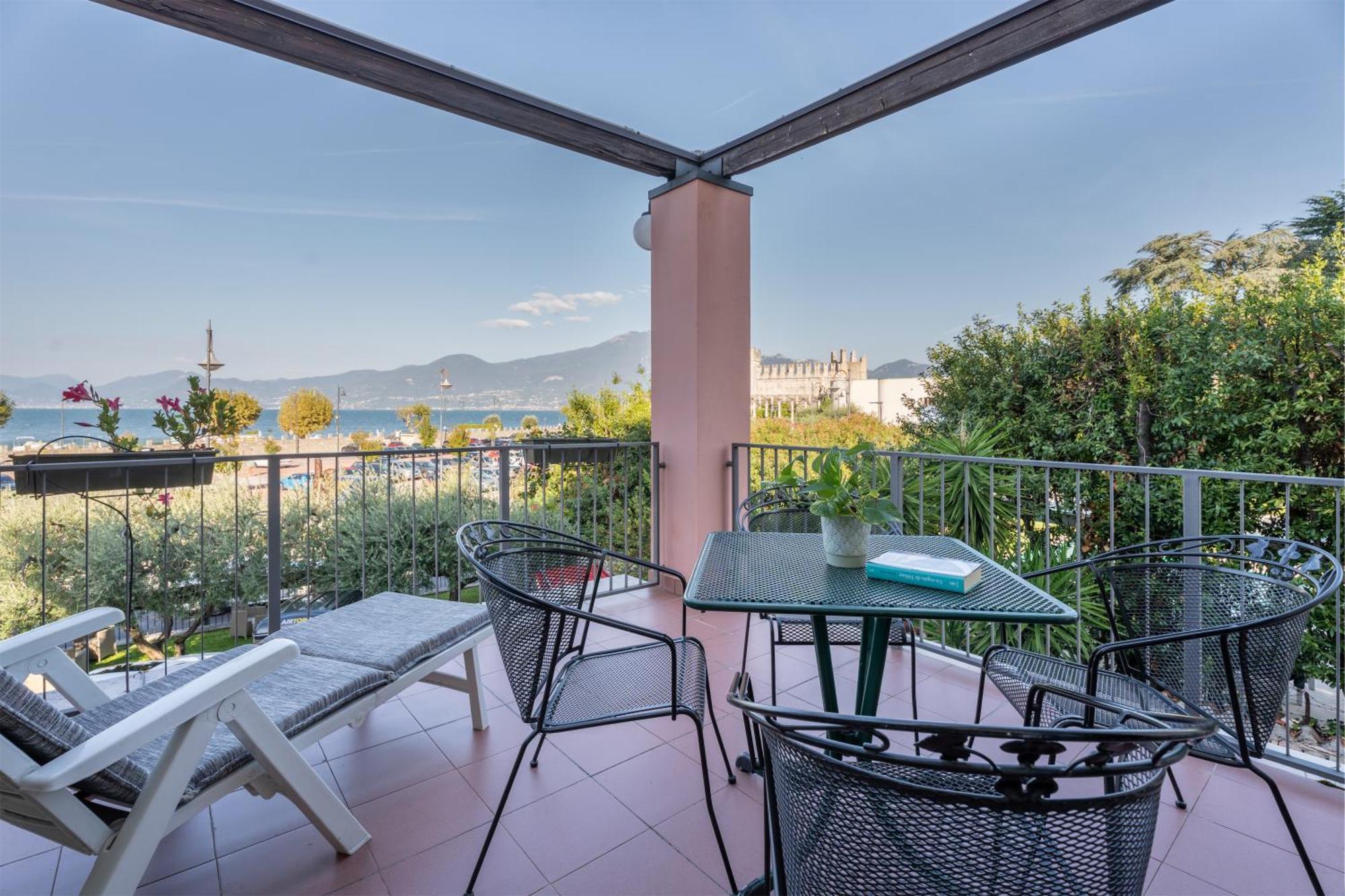 Hotel Al Castello Torri del Benaco Kültér fotó