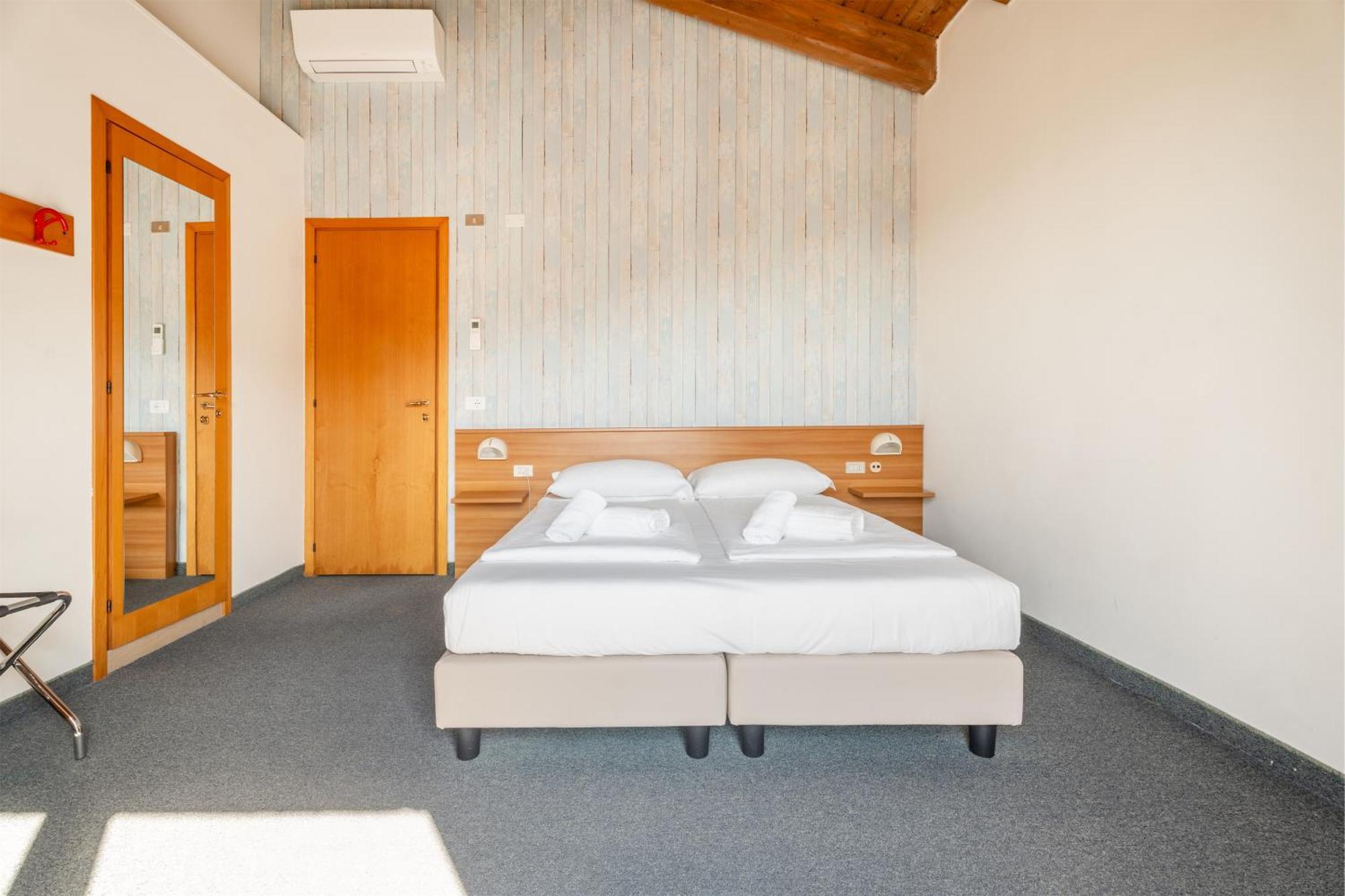 Hotel Al Castello Torri del Benaco Kültér fotó