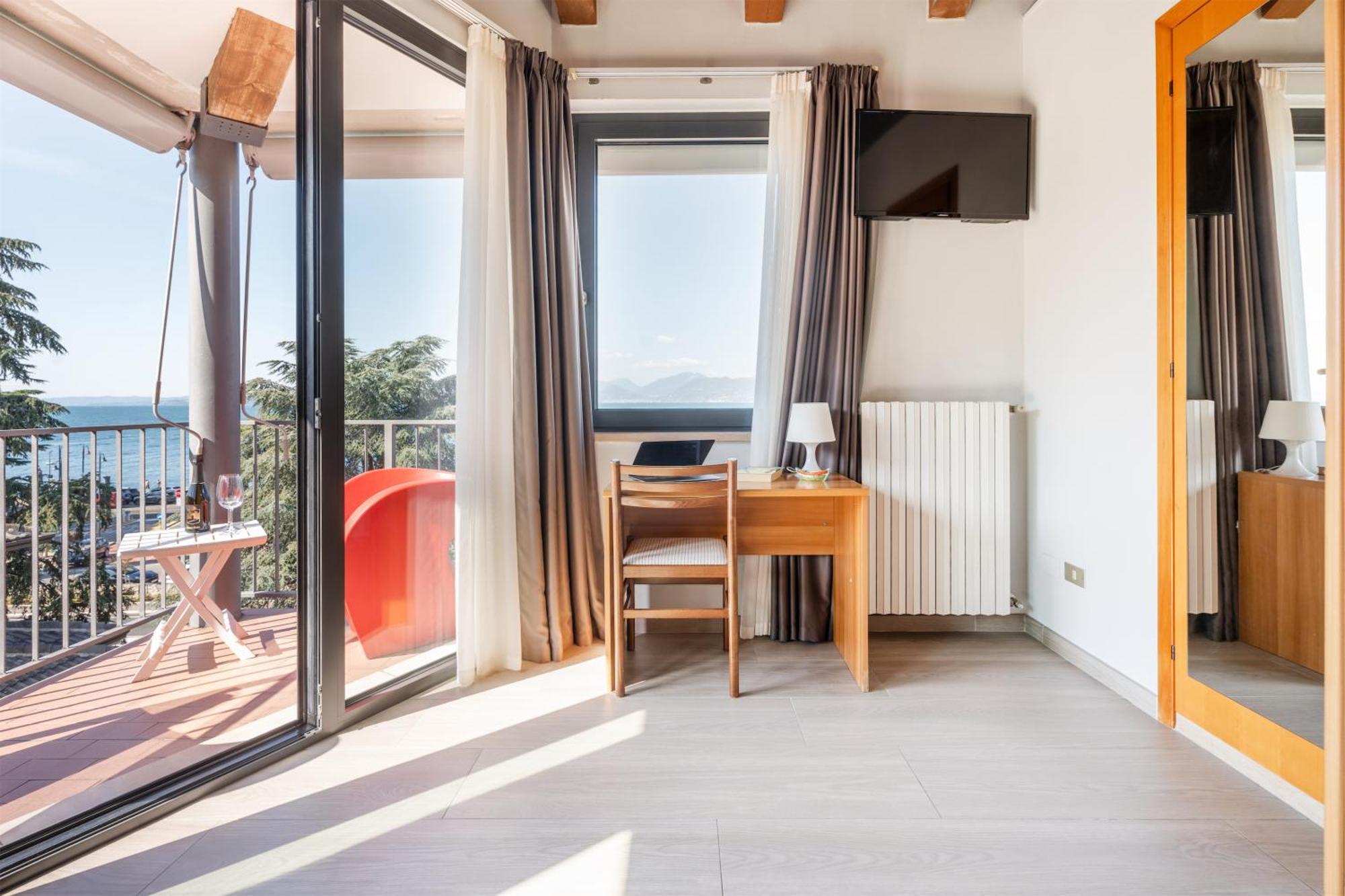 Hotel Al Castello Torri del Benaco Kültér fotó
