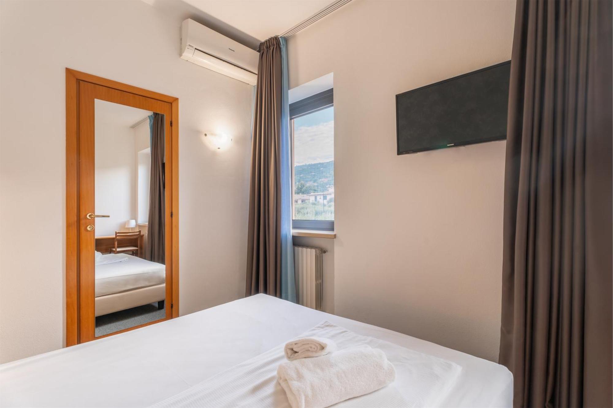 Hotel Al Castello Torri del Benaco Kültér fotó