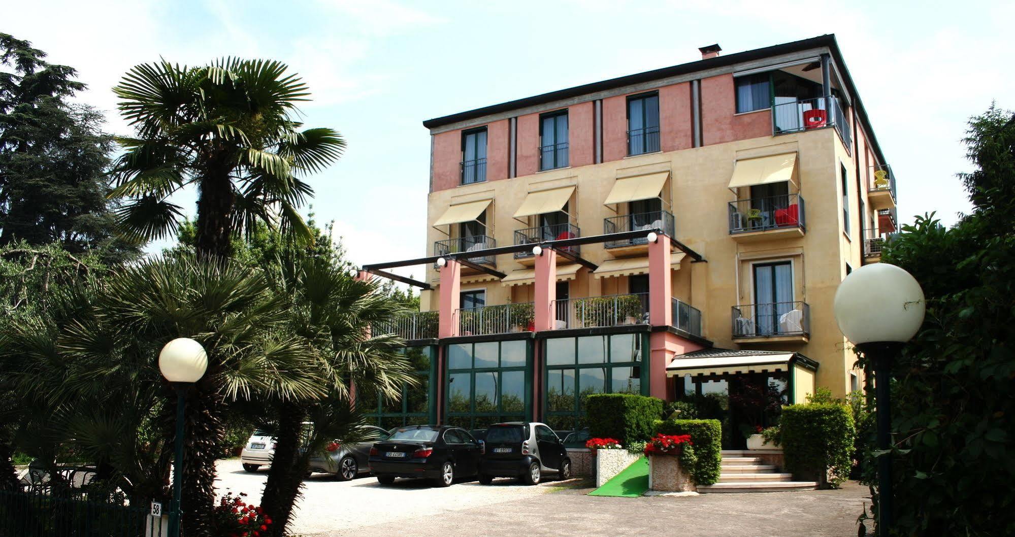 Hotel Al Castello Torri Del Benaco Kültér fotó